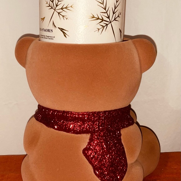 Bath & Body Works Christmas Bear Holding Presents Candle Holder - Picture 4 of 4
